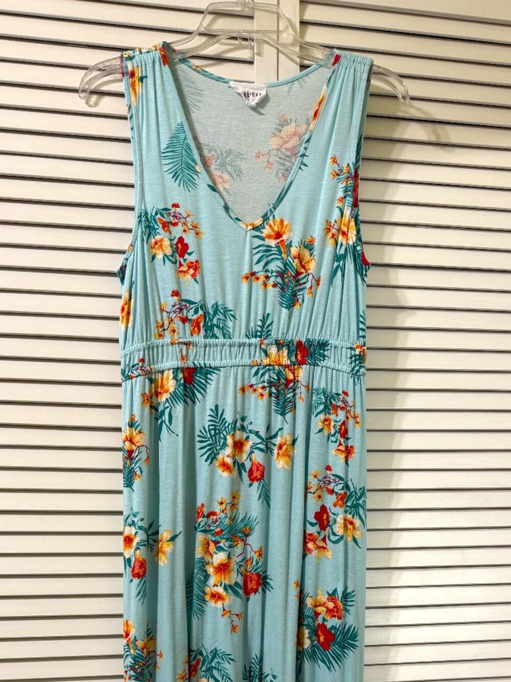Olive & Oak Sleeveless Floral Maxi Dress with Tropical Print